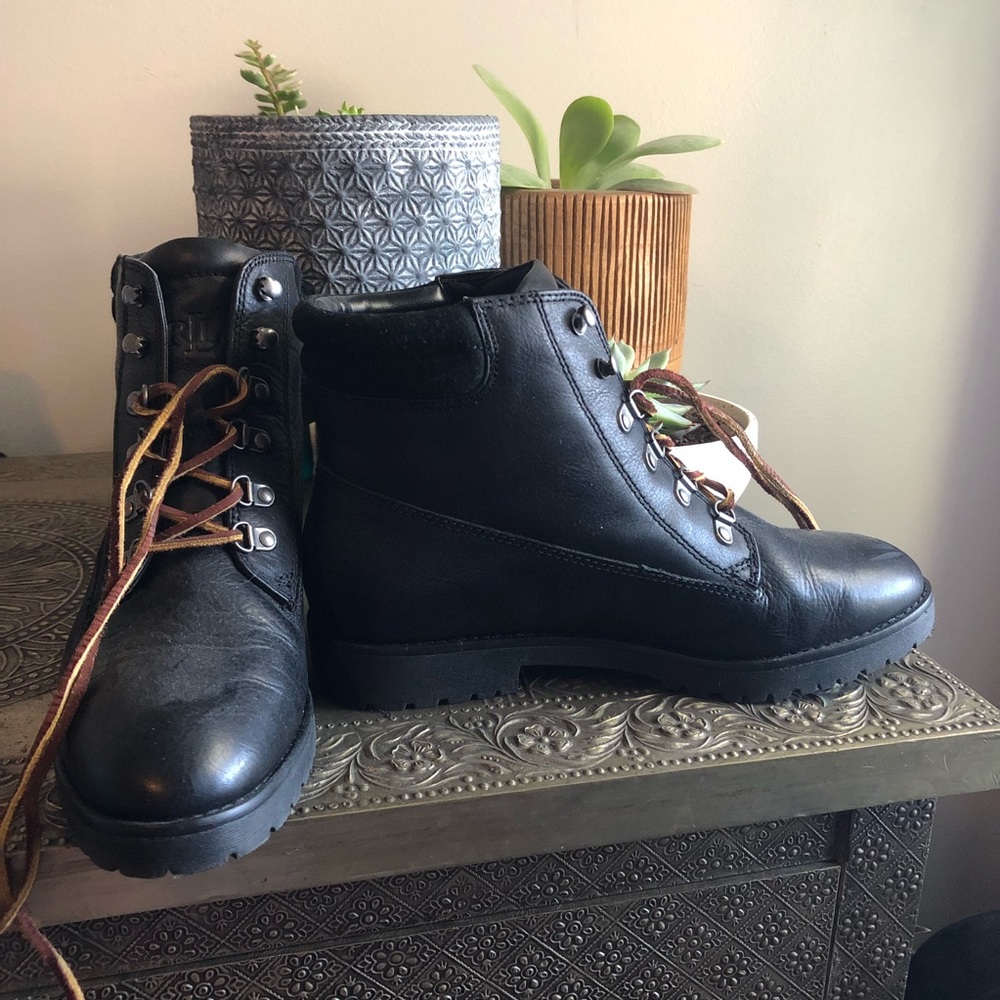 NWOT Black leather hiking boots